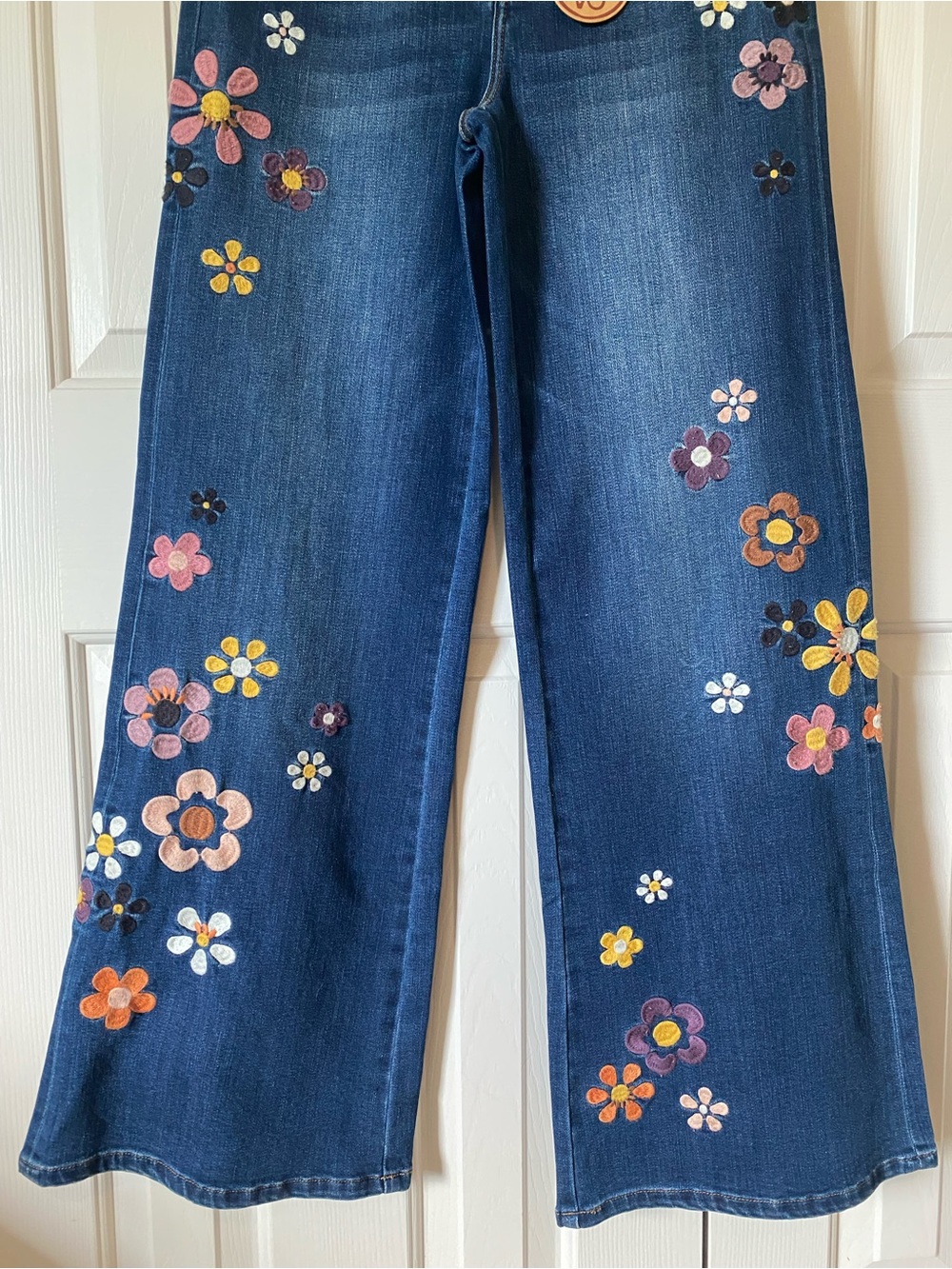 Women’s DRIFTWOOD Carlie Wide Leg Dark Blue Floral Embroidered Jeans Size 6 - Picture 4 of 11
